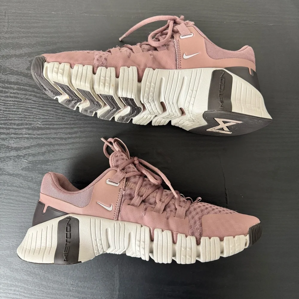 Nike Free Metcon 5 Smokey Mauve Women's Training Shoe.  Size 10